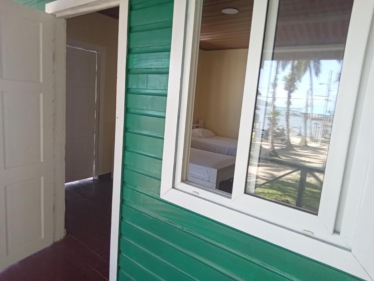Buccaneer Resort Carenero Exterior photo